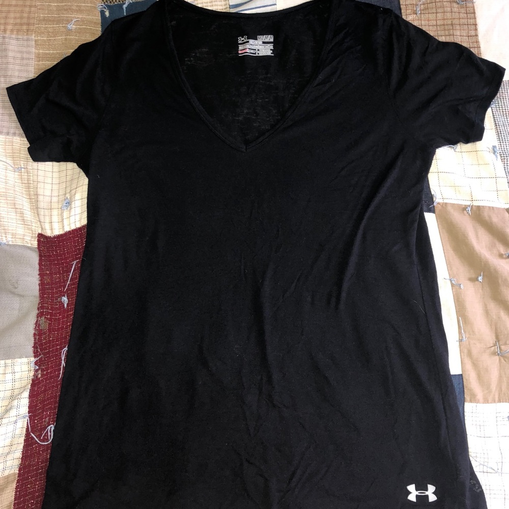 women’s under armour tee